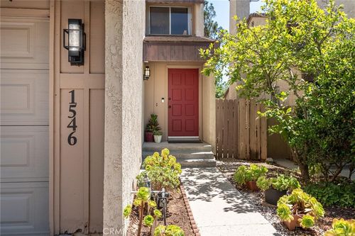 1546 Holly Ct, Thousand Oaks, CA, 91360-6316 | Card Image