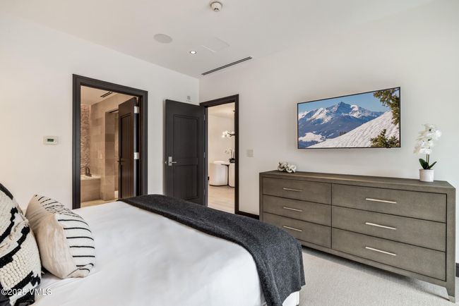 C - 141 E Meadow Dr, Condo with 2 bedrooms, 3 bathrooms and 1 parking in Vail CO | Image 20