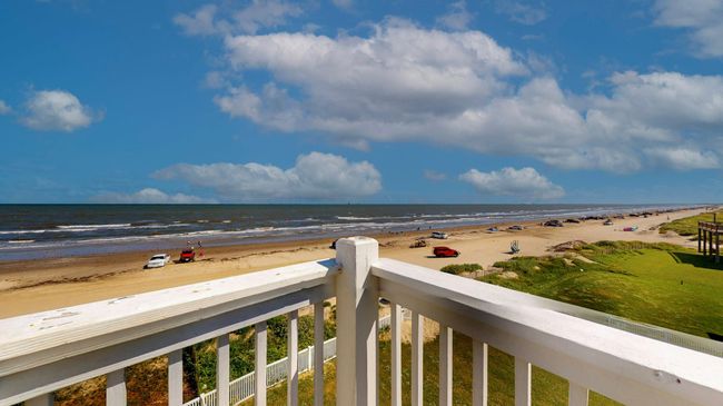1822 Redfish Ln, House other with 5 bedrooms, 3 bathrooms and 2 parking in Crystal Beach TX | Image 26