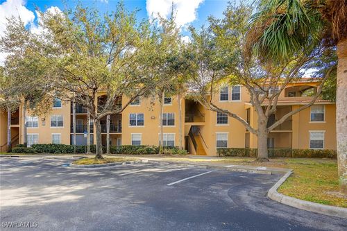 2205-8635 River Homes Ln, BONITA SPRINGS, FL, 34135-4368 | Card Image
