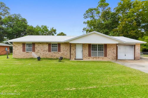 2 Sandalwood Ct, D'Iberville, MS, 39540-3641 | Card Image