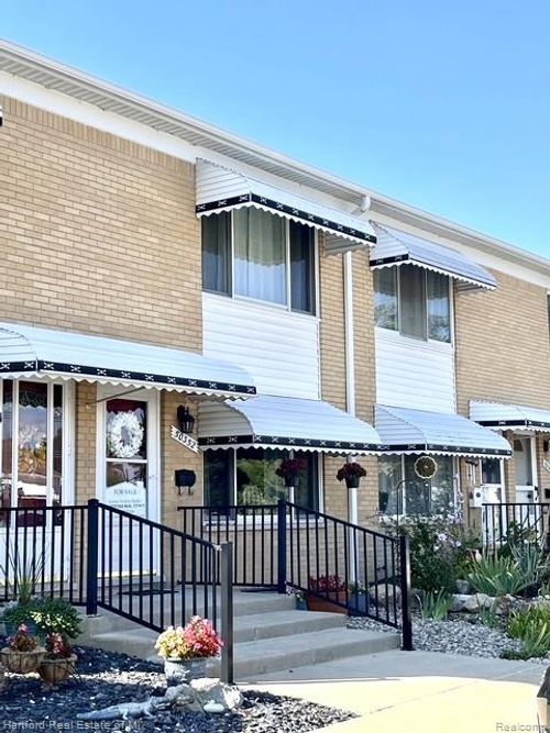 50352 Helfer Blvd, Wixom, MI, 48393-3237 | Card Image