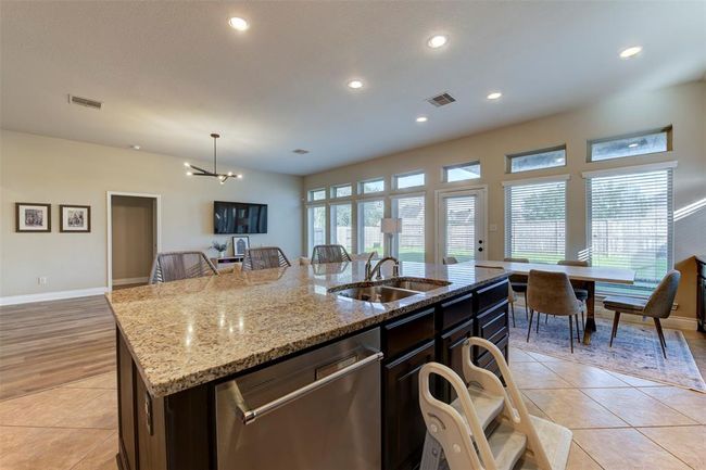 2407 Lost Bridge Ln, House other with 4 bedrooms, 2 bathrooms and 2 parking in Pearland TX | Image 12