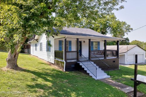 330 Haywood Ave, Knoxville, TN, 37920-3300 | Card Image