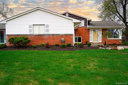 12253 Wheaton Drive, Sterling Heights, MI, 48313 | Card Image