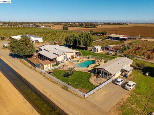 2017 Walnut Blvd, Brentwood, CA, 94513-4519 | Card Image