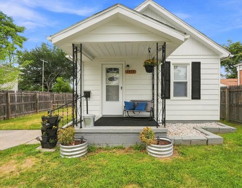 1975 Pearl Ave, Warren, MI, 48091-2136 | Card Image