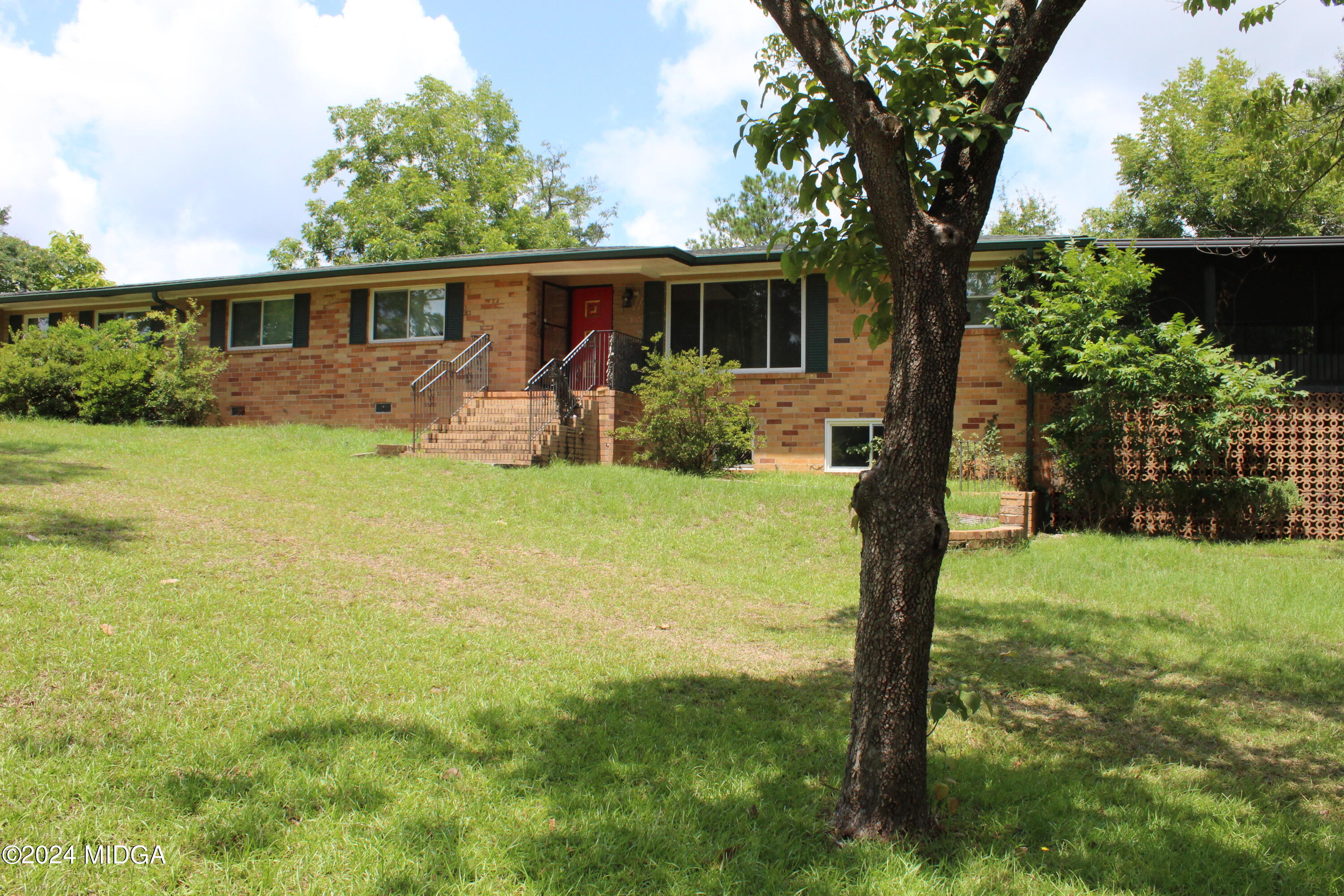 Houston Rd, Macon, GA 31216