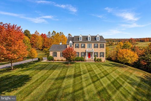35124 Greyfriar Dr, ROUND HILL, VA, 20141-2396 | Card Image