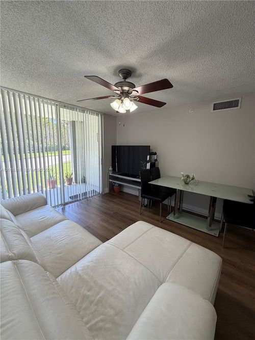 101-1-4320 Nw 107th Ave, Doral, FL, 33178-1824 | Card Image