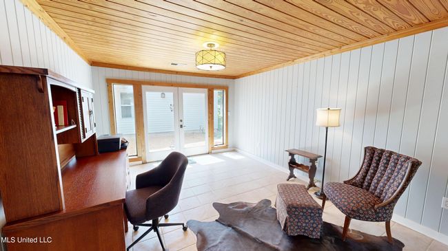 Office area | Image 36