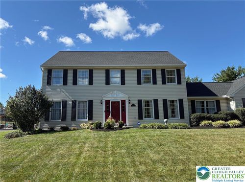 5530 Holiday Dr, ALLENTOWN, PA, 18104-9441 | Card Image