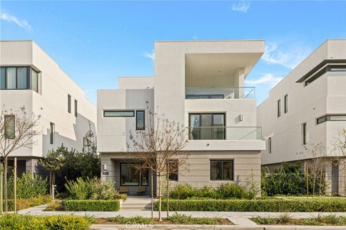 16376 Veterans Way, Tustin, CA, 92782-2839 | Card Image