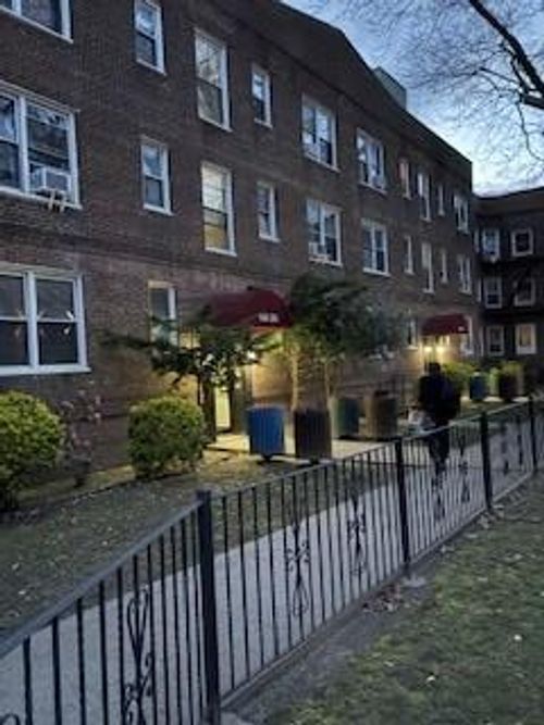 apt-3m-141 78th Rd, Kew Garden Hl, NY, 11367-3341 | Card Image