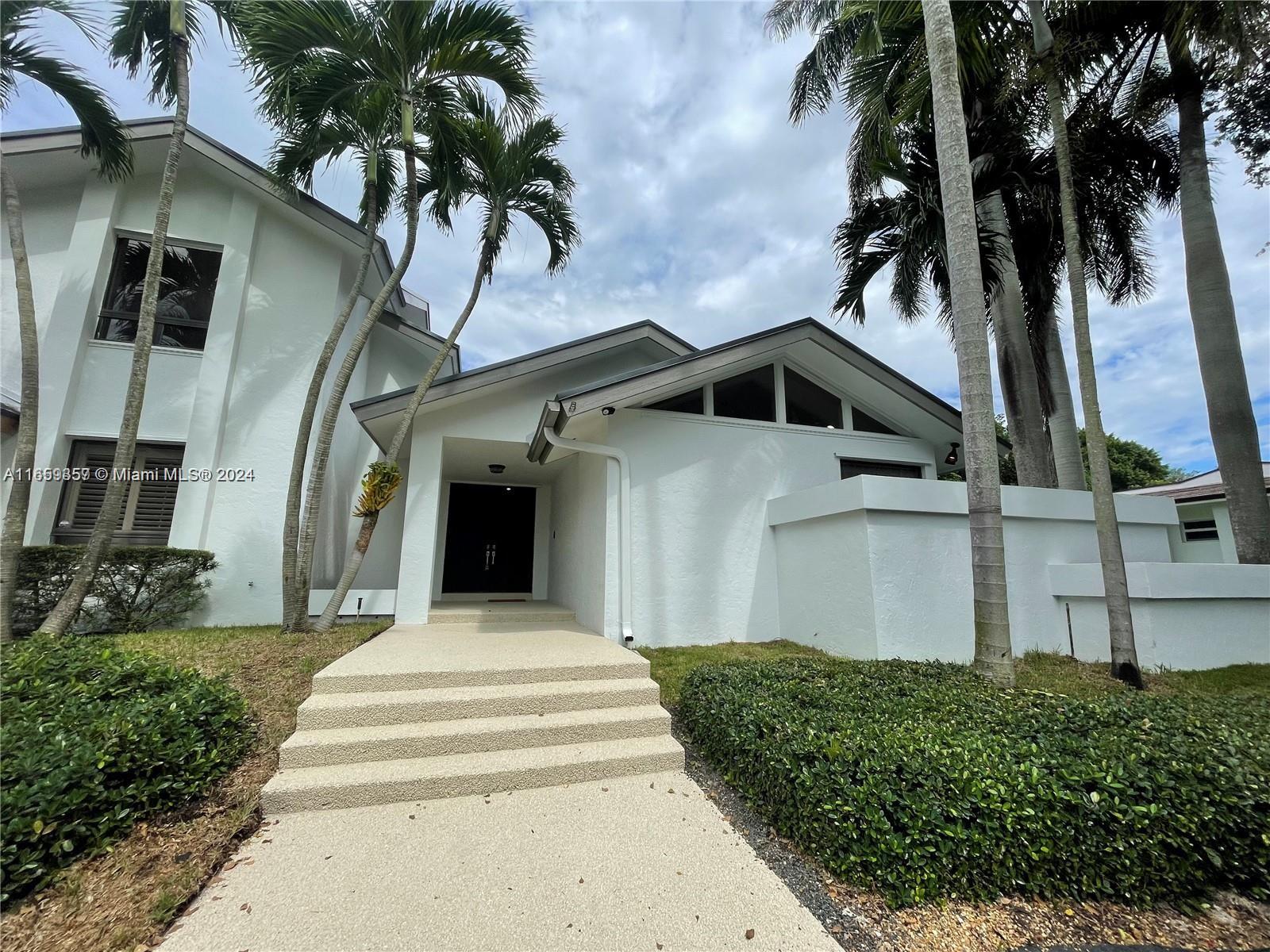 176th Ter, Palmetto Bay, FL 33157