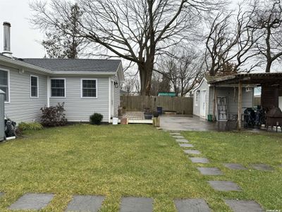 862 Meade Avenue, House other with 3 bedrooms, 1 bathrooms and null parking in Bellport NY | Image 3