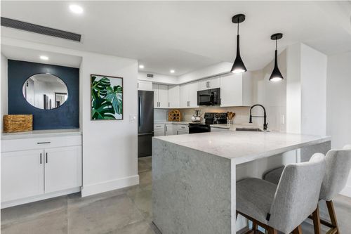 1101-2425 Presidential Way, West Palm Beach, FL, 33401-1322 | Card Image