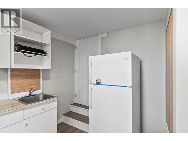416 Waddington Dr, Home with 4 bedrooms, 2 bathrooms and null parking in Kamloops BC | Image 16
