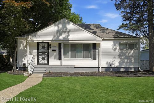 21300 Westhampton St, Oak Park, MI, 48237-2714 | Card Image