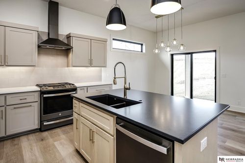 16886 Crown Point Ave, Omaha, NE, 68116-3726 | Card Image
