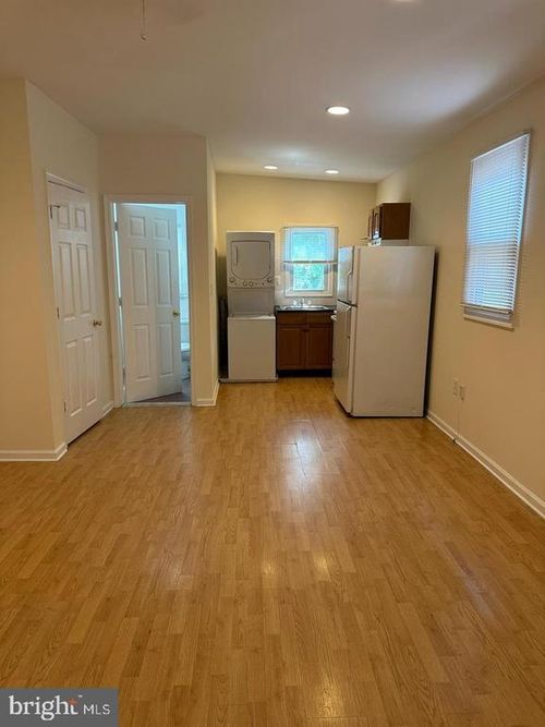 2r-1502 Brown St, PHILADELPHIA, PA, 19130-2906 | Card Image