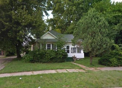209 W 2nd St, Maryville, MO, 64468-2228 | Card Image