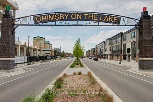 305-560 N Service Rd, Grimsby, ON, L3M0G3 | Card Image