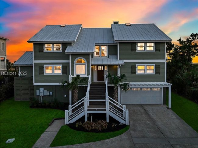 Front of Home Twilight | Image 95