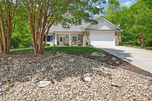 126 Mariners Dr, Crossville, TN, 38558-2715 | Card Image