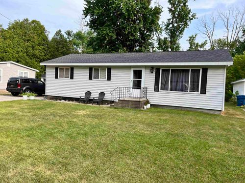 318 North St, Standish, MI, 48658-9166 | Card Image