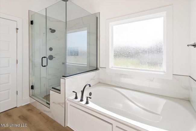 14-Master Bath | Image 14