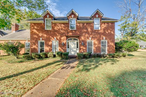 11 S Crownpointe Dr, Jackson, MS, 39211-2210 | Card Image
