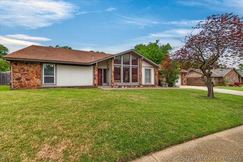 1135 Meadow Ln, Bartlesville, OK, 74006-5218 | Card Image