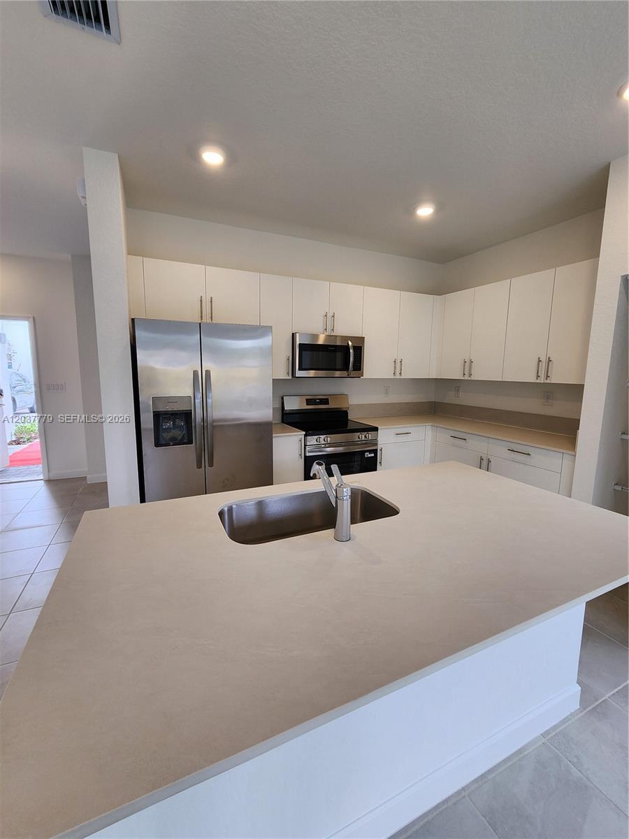 Residential Lease in Florida City 4