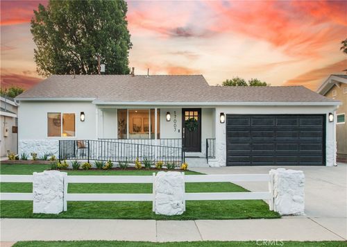 17007 Bassett St, Lake Balboa, CA, 91406-4515 | Card Image