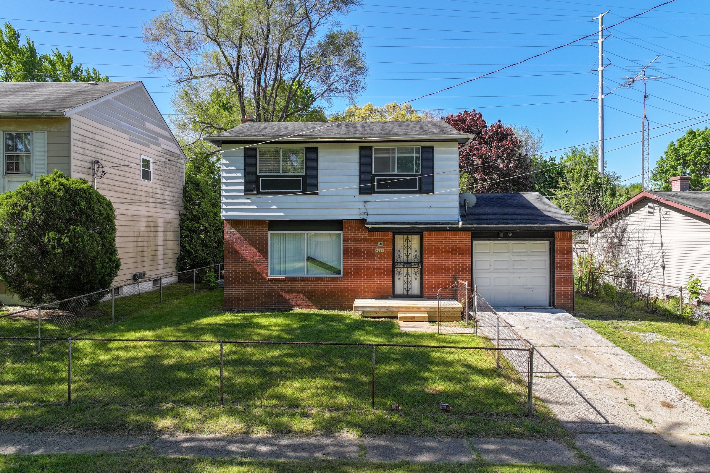 Pierson Rd, Flint, MI 48506