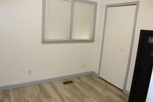 8436 Lozier Ave, Warren, MI, 48089-1729 | Card Image