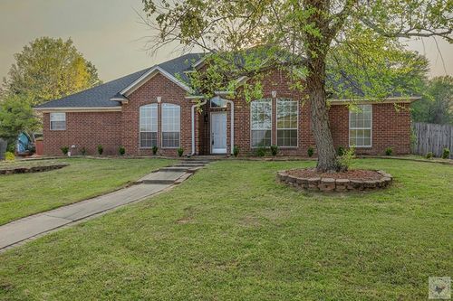 33 Williams Cir, Wake Village, TX, 75501 | Card Image