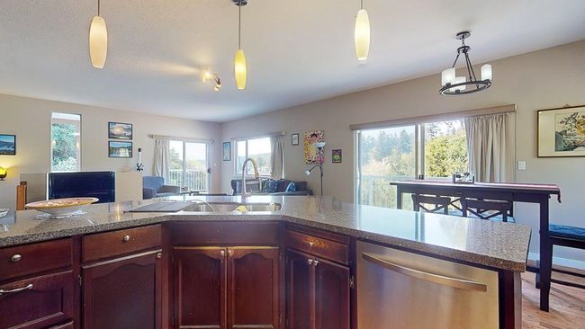 5667 Rutherford Road, House other with 3 bedrooms, 2 bathrooms and 5 parking in Halfmoon Bay BC | Image 4