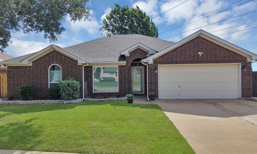 6005 Powder Wood Ln, Arlington, TX, 76018-3150 | Card Image