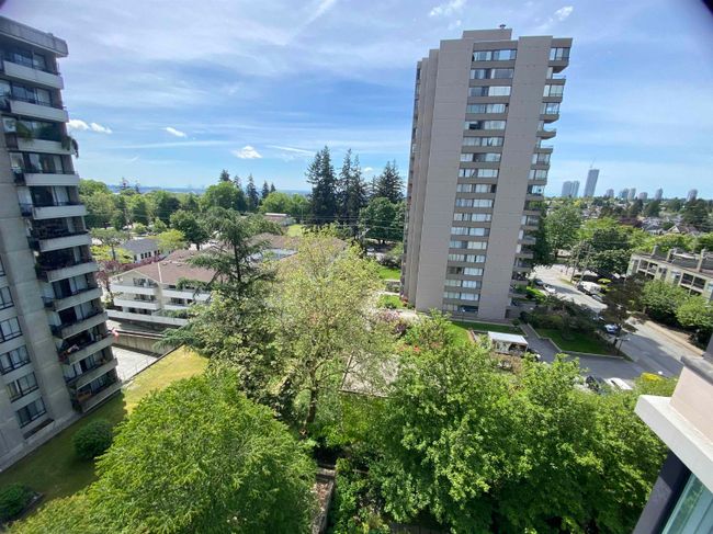 901 - 720 Hamilton Street, Condo with 3 bedrooms, 2 bathrooms and 3 parking in New Westminster BC | Image 4