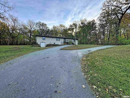 6520 Us Highway 150, Alpha, IL, 61413-9103 | Card Image