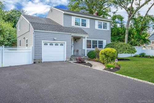 42 Apricot Pl, Ronkonkoma, NY, 11779-1600 | Card Image
