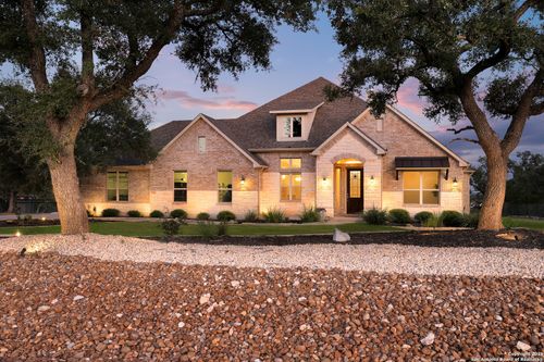 621 Oldenburg, New Braunfels, TX, 78132-3972 | Card Image