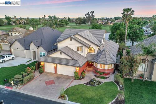 82 Edgeview Ct, Discovery Bay, CA, 94505-1200 | Card Image