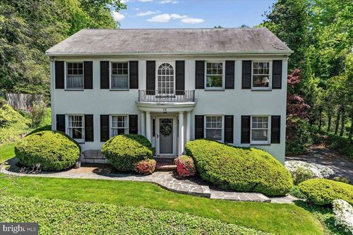 16 Oak Knoll Dr, WALLINGFORD, PA, 19086-6315 | Card Image