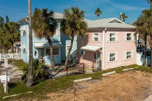 134 86th Ave, TREASURE ISLAND, FL, 33706-3300 | Card Image