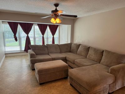 202 - 1521 Nw 18th Avenue, Condo with 2 bedrooms, 2 bathrooms and null parking in Delray Beach FL | Image 2