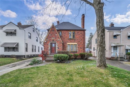 15812 Judson Dr, Cleveland, OH, 44128-2152 | Card Image