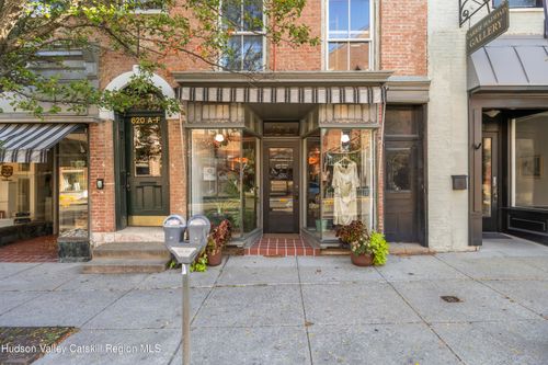 e-620 Warren St, Hudson, NY, 12534-2837 | Card Image